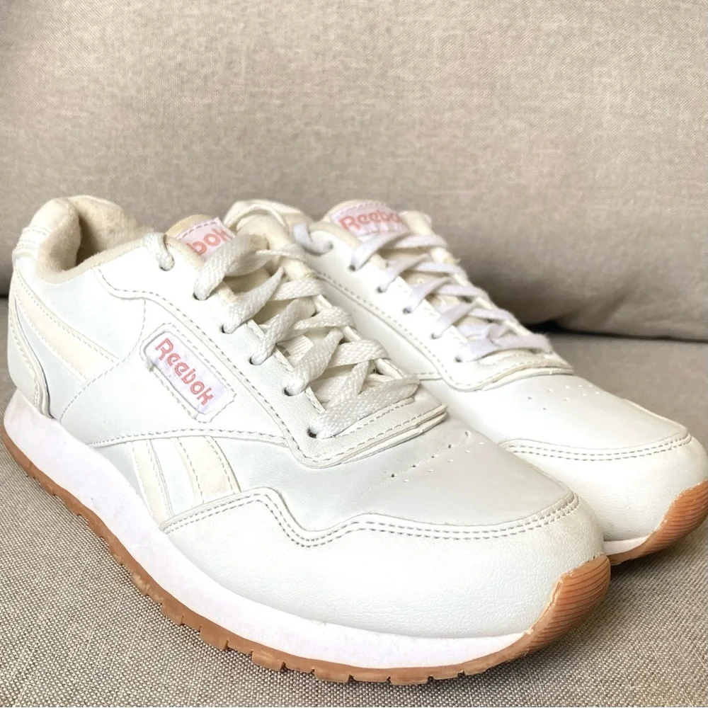 👟 Reebok Classic Leather Sneakers Womens 6.5 Ivory Cream Gum Sole Casual Shoes